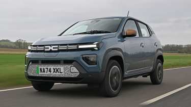 Dacia Spring - front tracking